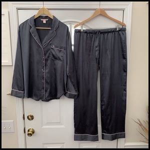 🌺NWOT! Victoria’s Secret Satin Long Pajama Set🌺